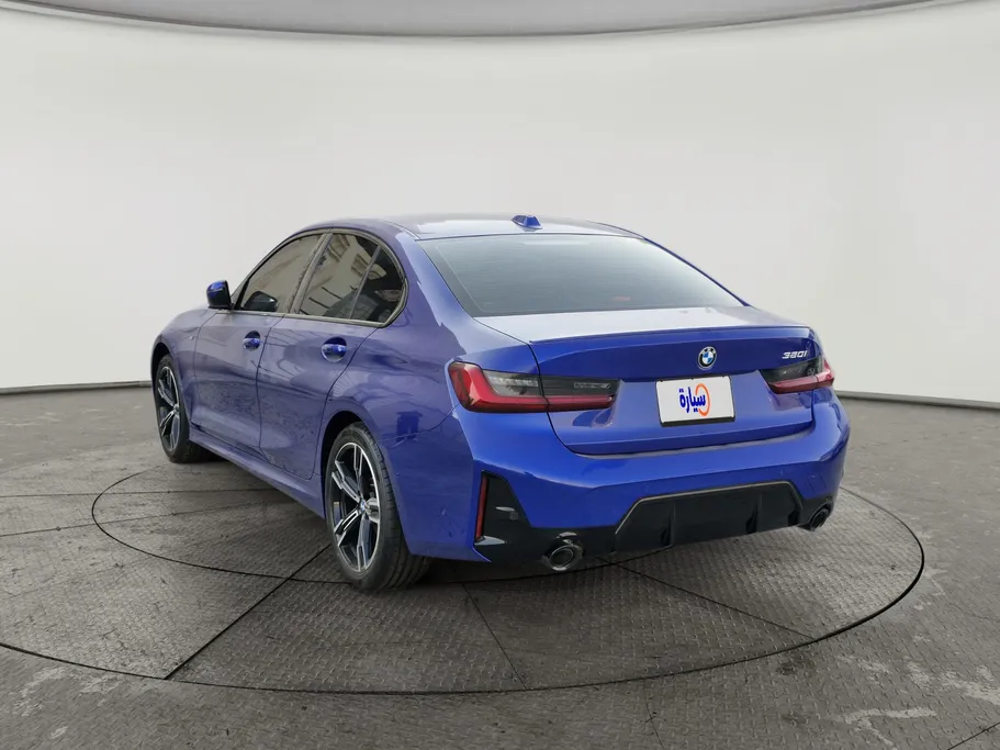 بي ام دبليو الفئة الثالثة 320i  2026 