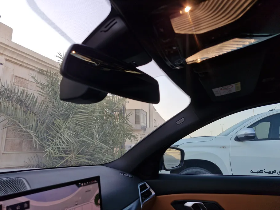 بي ام دبليو الفئة الثالثة 320i  2026 