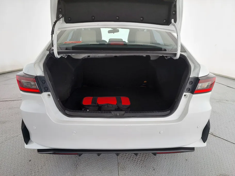 2023 Toyota Yaris  Y 