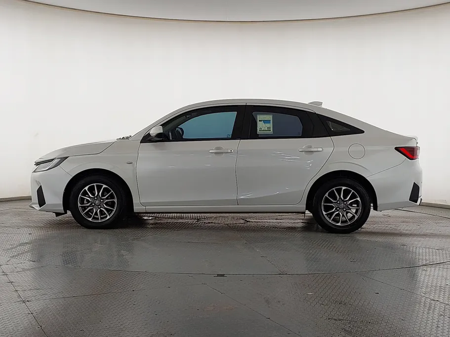 2023 Toyota Yaris  Y 