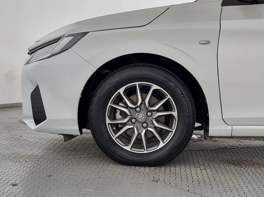 2023 Toyota Yaris  Y 