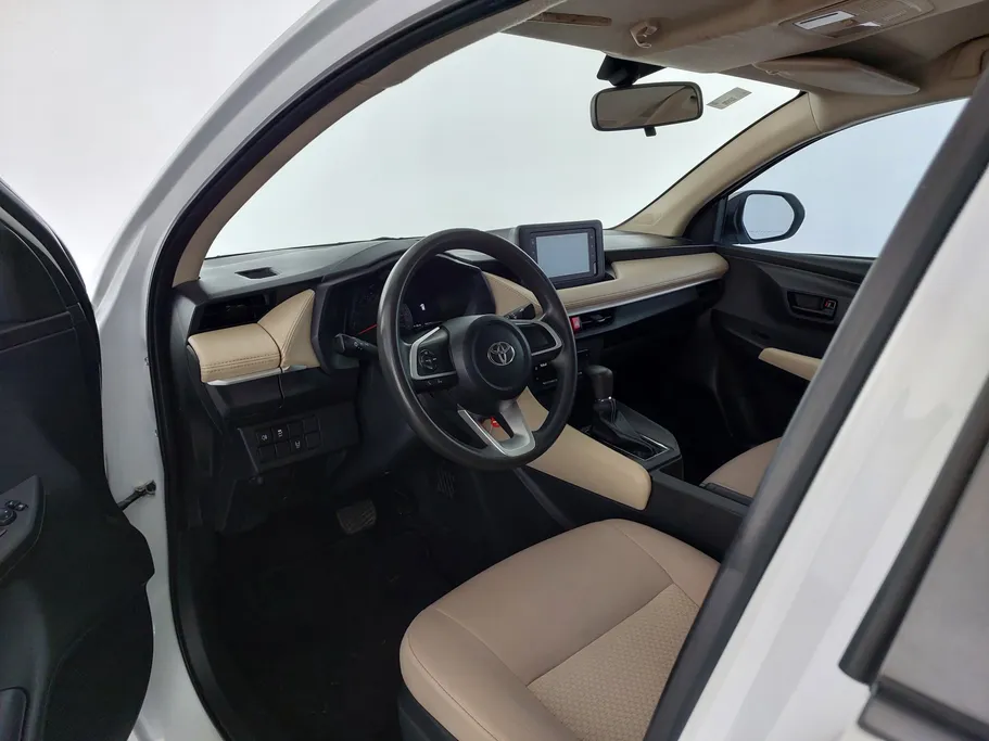 2023 Toyota Yaris  Y 
