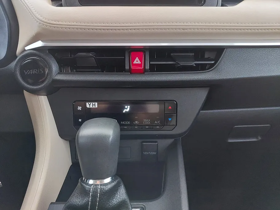 2023 Toyota Yaris  Y 