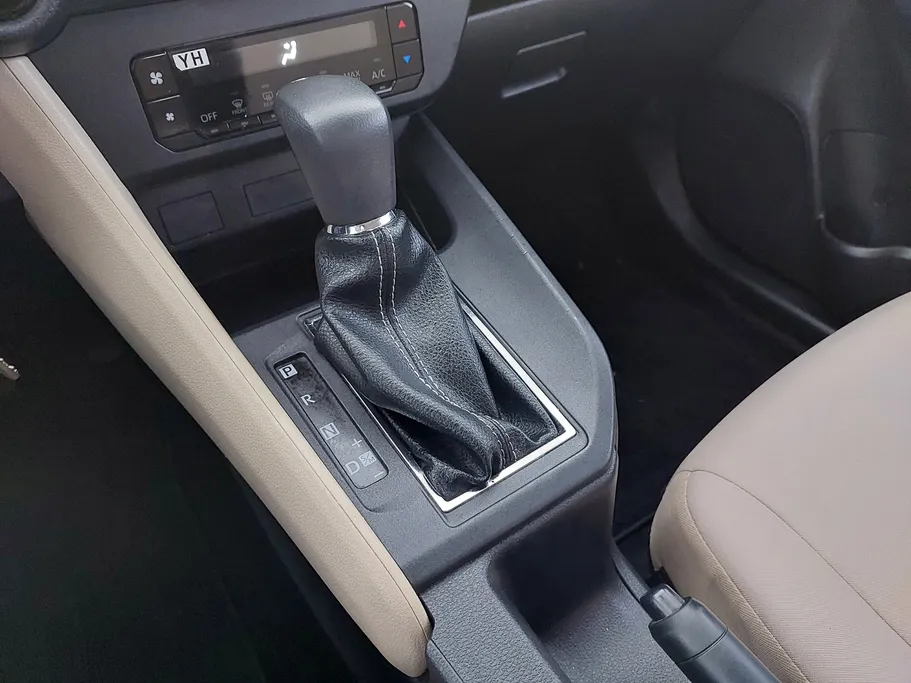 2023 Toyota Yaris  Y 
