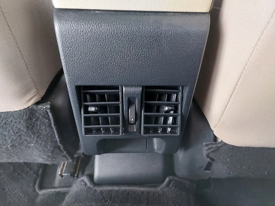 2023 Toyota Yaris  Y 