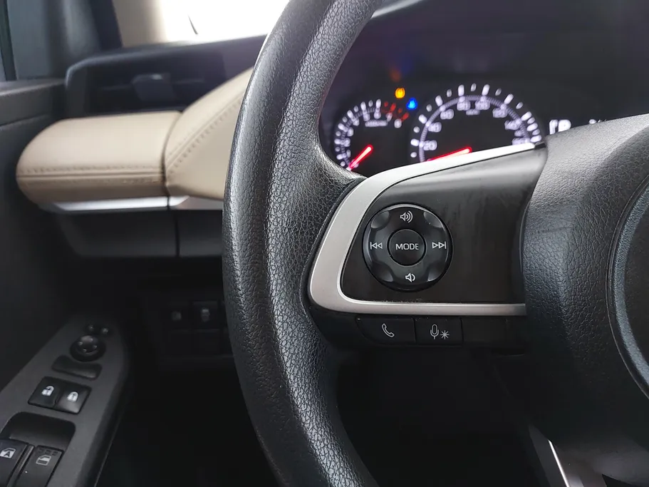 2023 Toyota Yaris  Y 