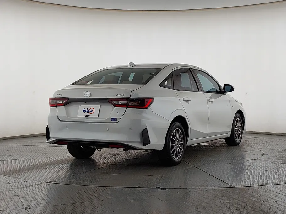 2023 Toyota Yaris  Y 