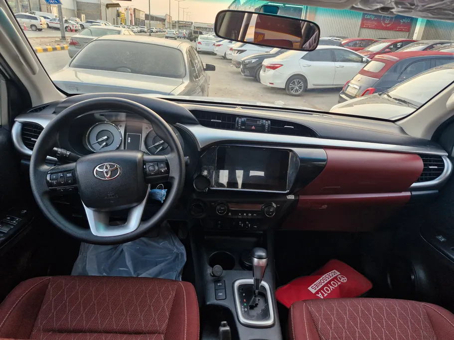 تويوتا هايلكس S GLX 2024 