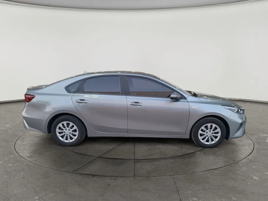 2022 Kia K3 LX 