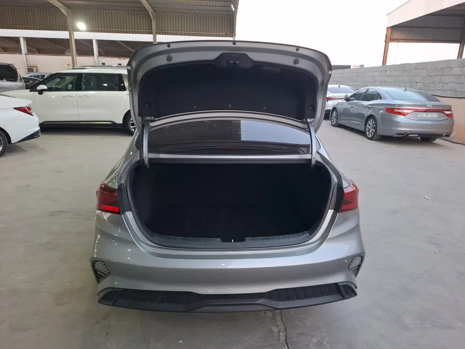 2022 Kia K3 LX 