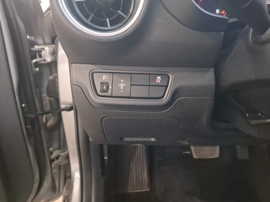2022 Kia K3 LX 