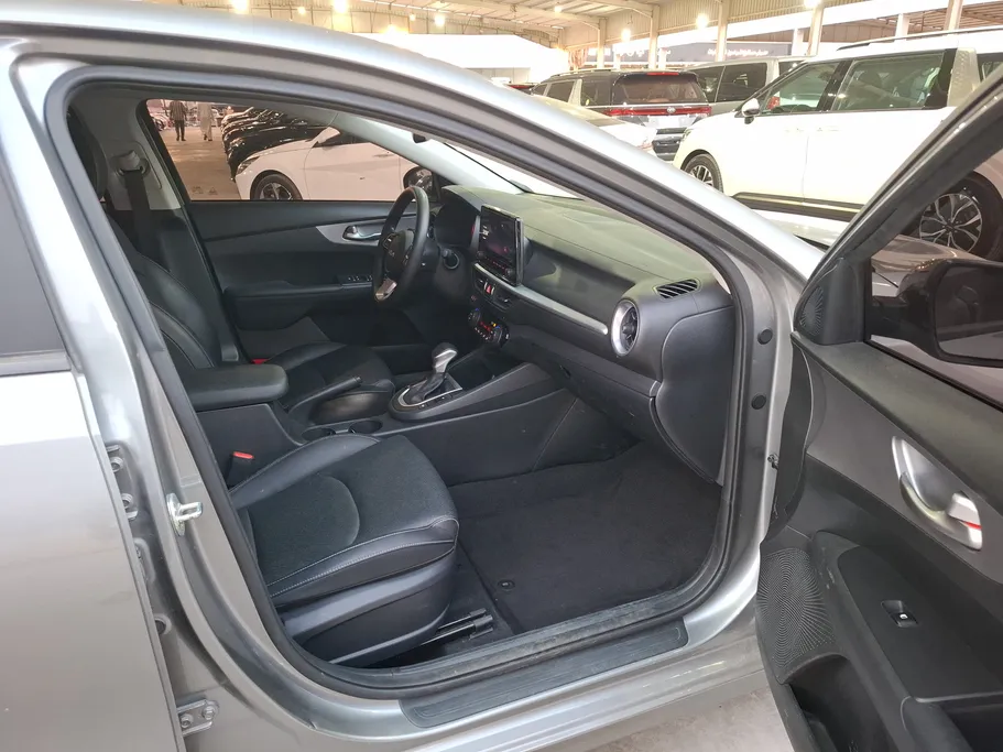 2022 Kia K3 LX 
