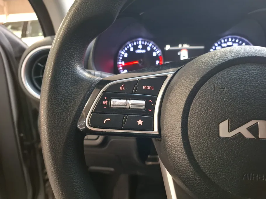 2022 Kia K3 LX 