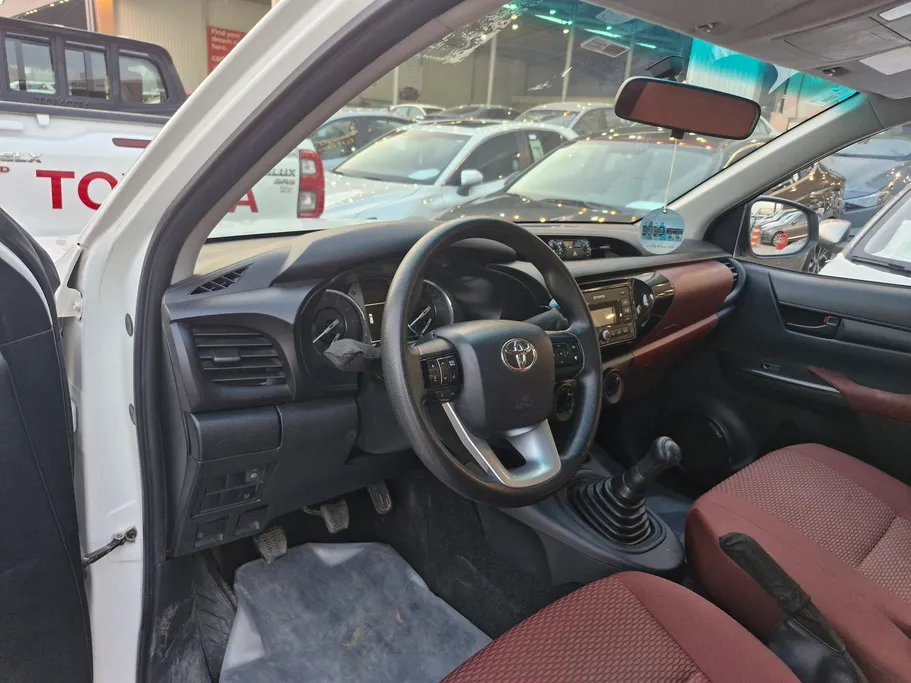 2022 Toyota Hilux GLX 
