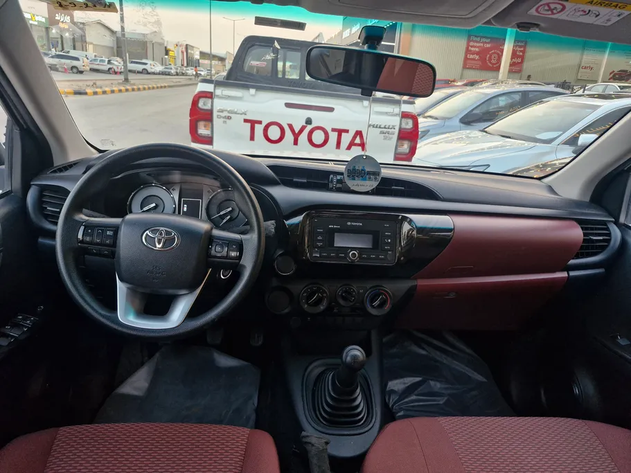 2022 Toyota Hilux GLX 