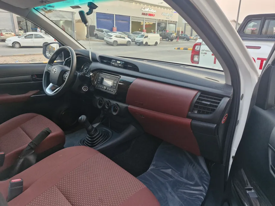 2022 Toyota Hilux GLX 