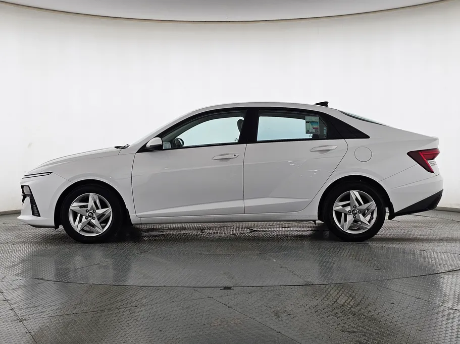 2025 Hyundai Accent Smart 