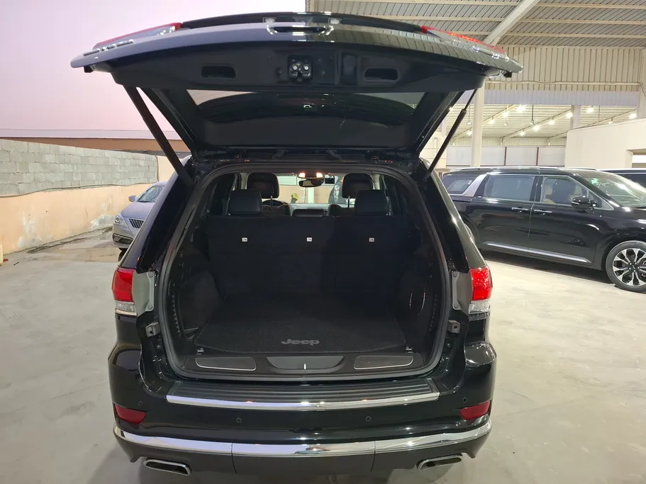 2021 Jeep Grand Cherokee ساميت 