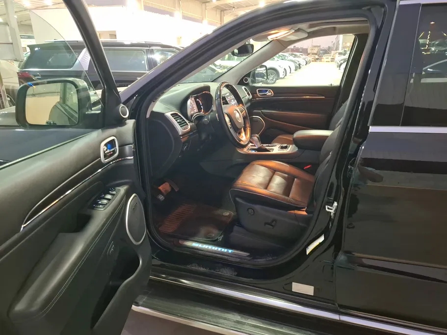 2021 Jeep Grand Cherokee ساميت 