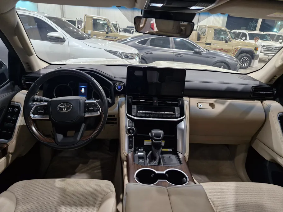 تويوتا لاندكروزر GXR5 2023 