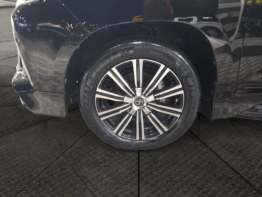 لكزس LX 570 S 2020 