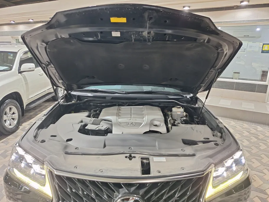 لكزس LX 570 S 2020 