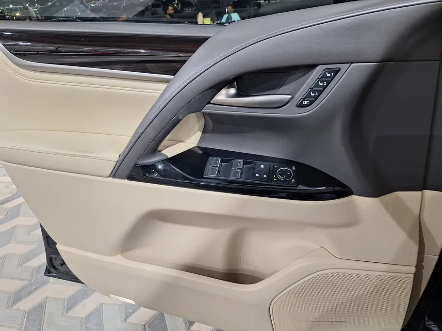 لكزس LX 570 S 2020 