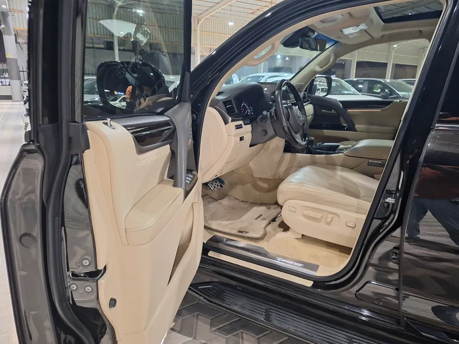 لكزس LX 570 S 2020 