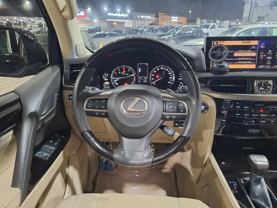 لكزس LX 570 S 2020 