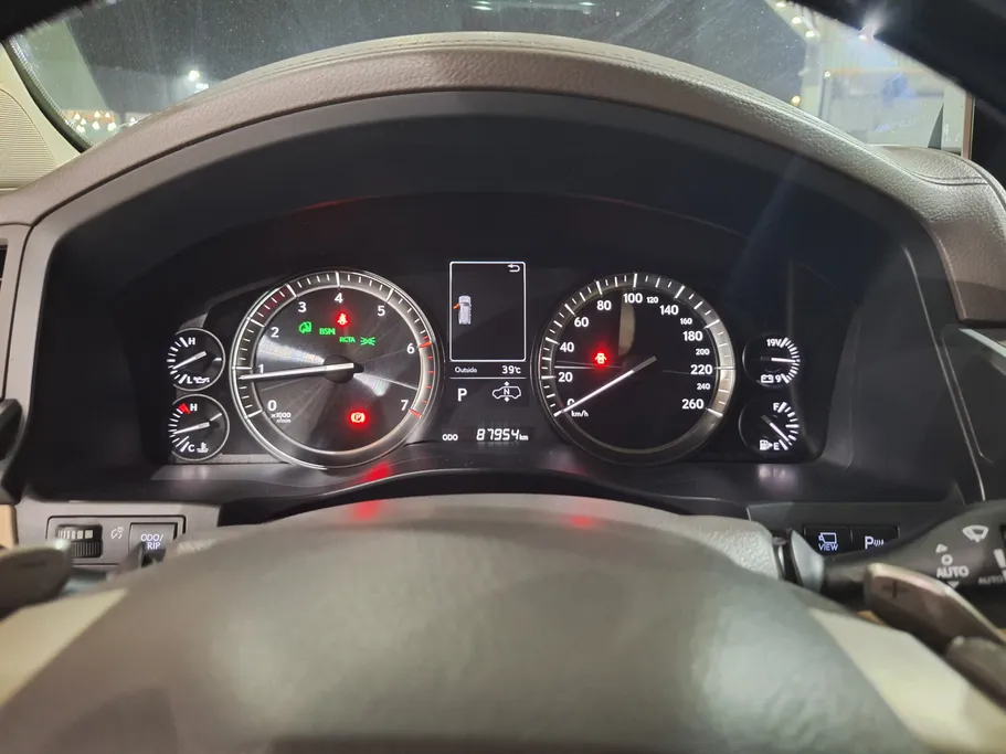 لكزس LX 570 S 2020 