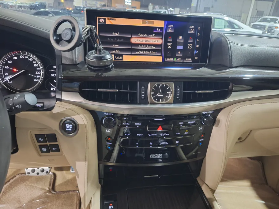 لكزس LX 570 S 2020 