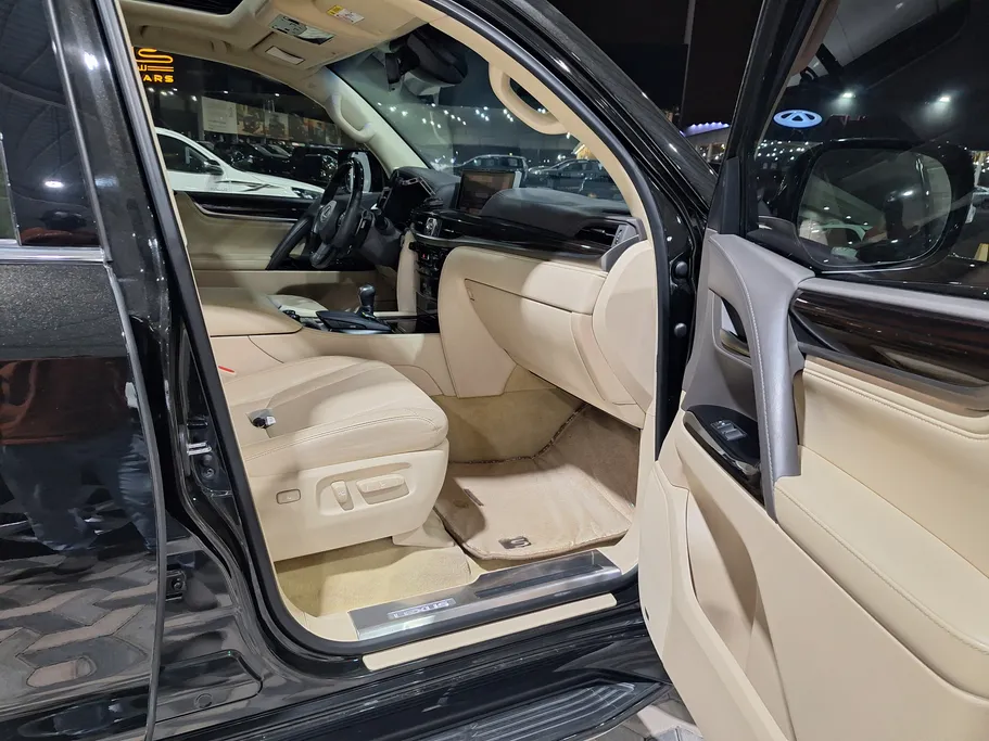 لكزس LX 570 S 2020 