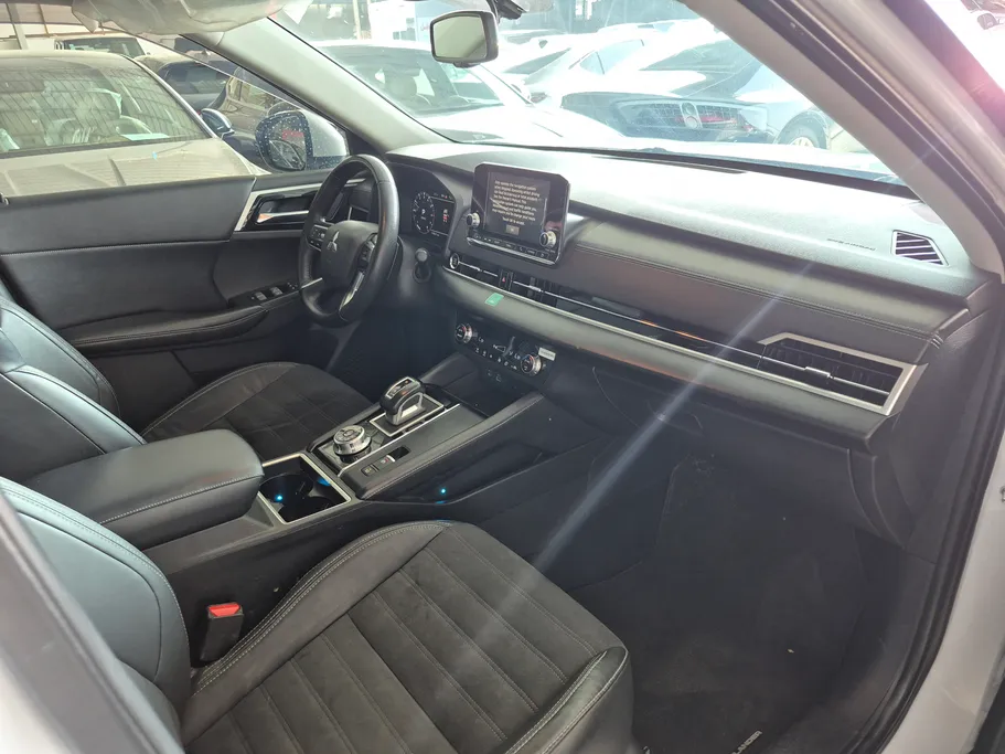 2023 Mitsubishi New Outlander Series LL 