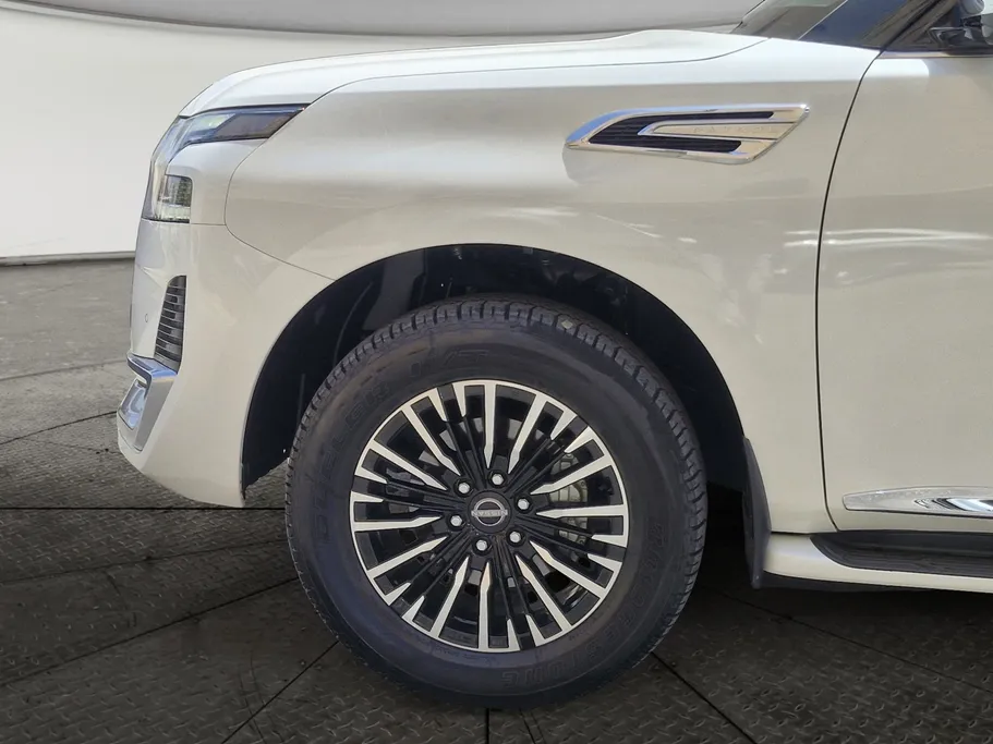 2023 Nissan Patrol Platinum 