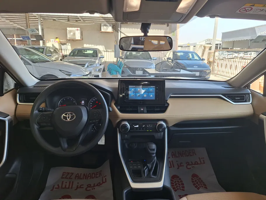 تويوتا راف فور LE 2022 