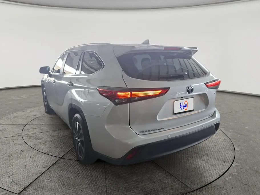 2023 Toyota Highlander GLE 