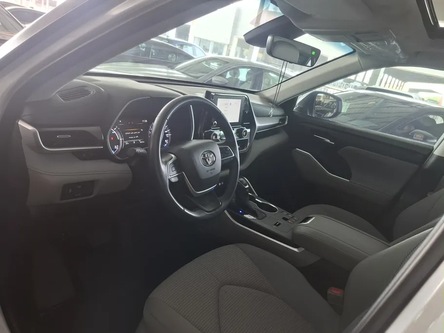 2023 Toyota Highlander GLE 