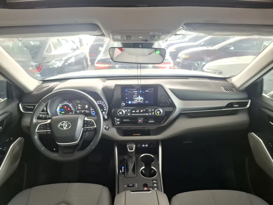 2023 Toyota Highlander GLE 