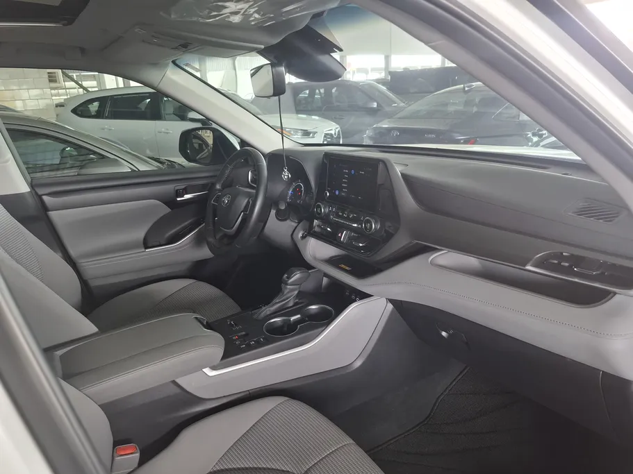 2023 Toyota Highlander GLE 