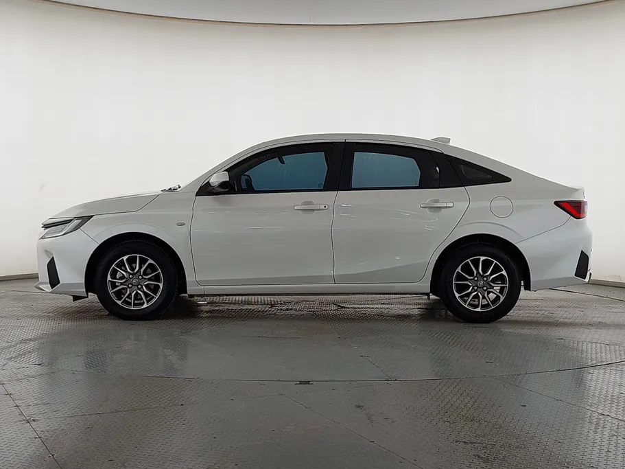 2023 Toyota Yaris  Y 