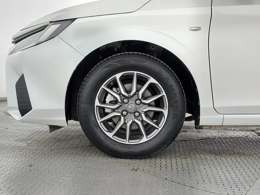 2023 Toyota Yaris  Y 