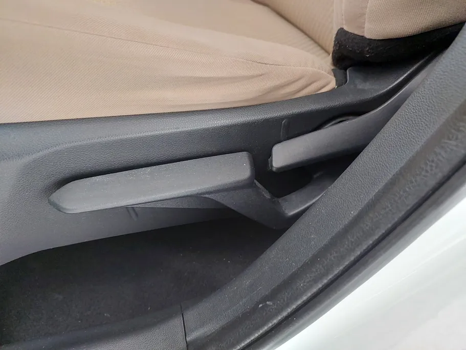 2023 Toyota Yaris  Y 