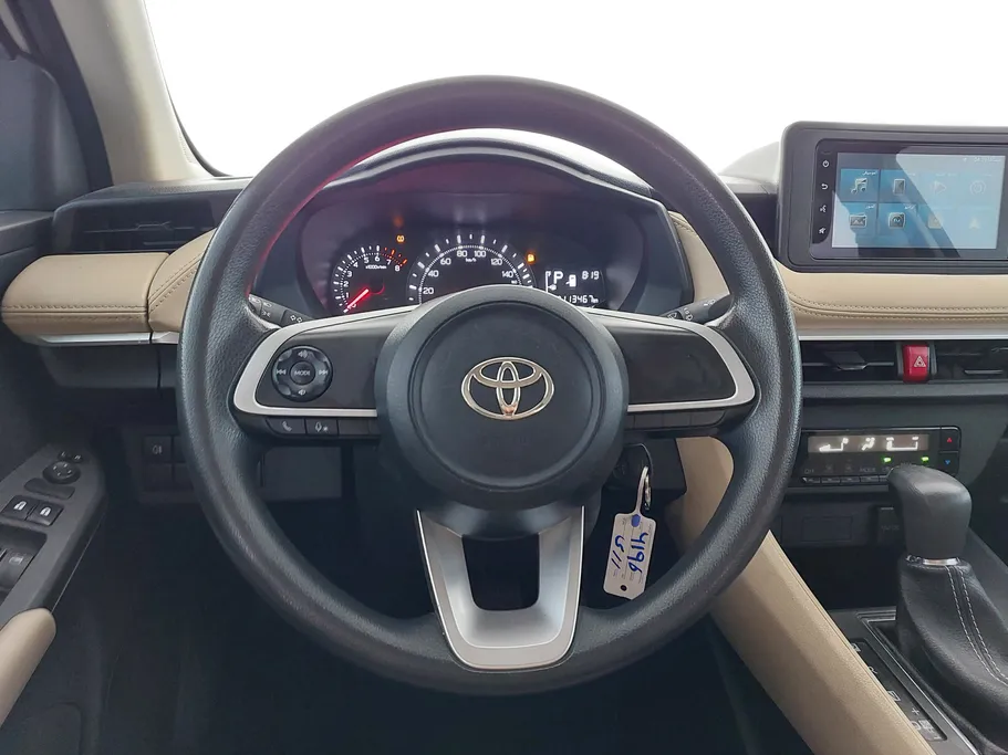 2023 Toyota Yaris  Y 