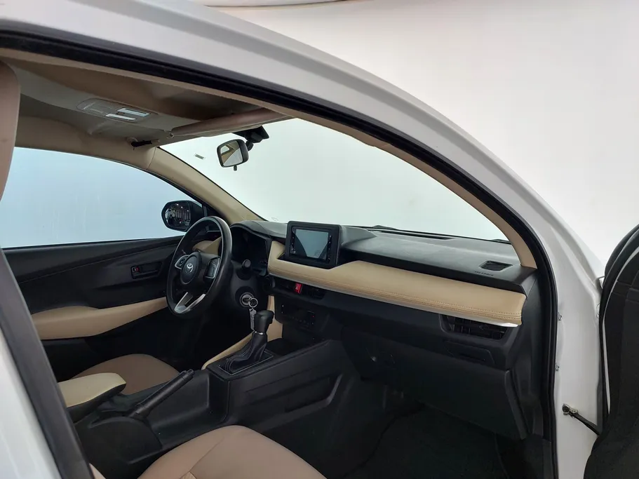 2023 Toyota Yaris  Y 