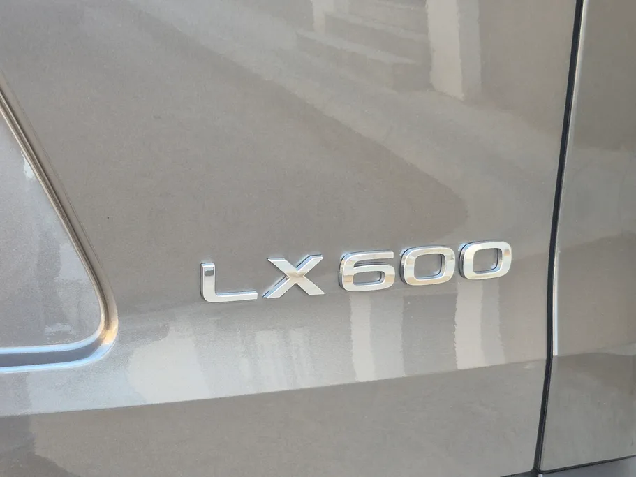 2025 Lexus LX 600 BB Elite 