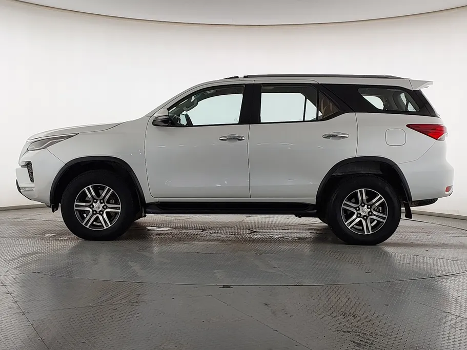 2023 Toyota Fortuner VX 