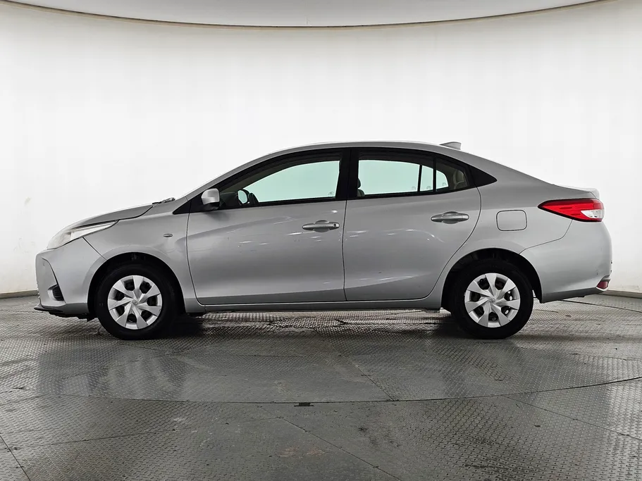 2021 Toyota Yaris  Y 