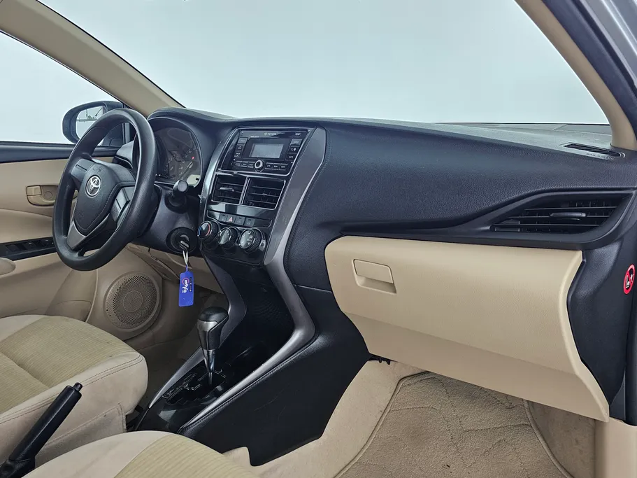 2021 Toyota Yaris  Y 
