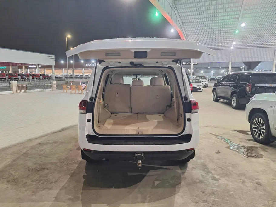2022 Toyota Land Cruiser GX 