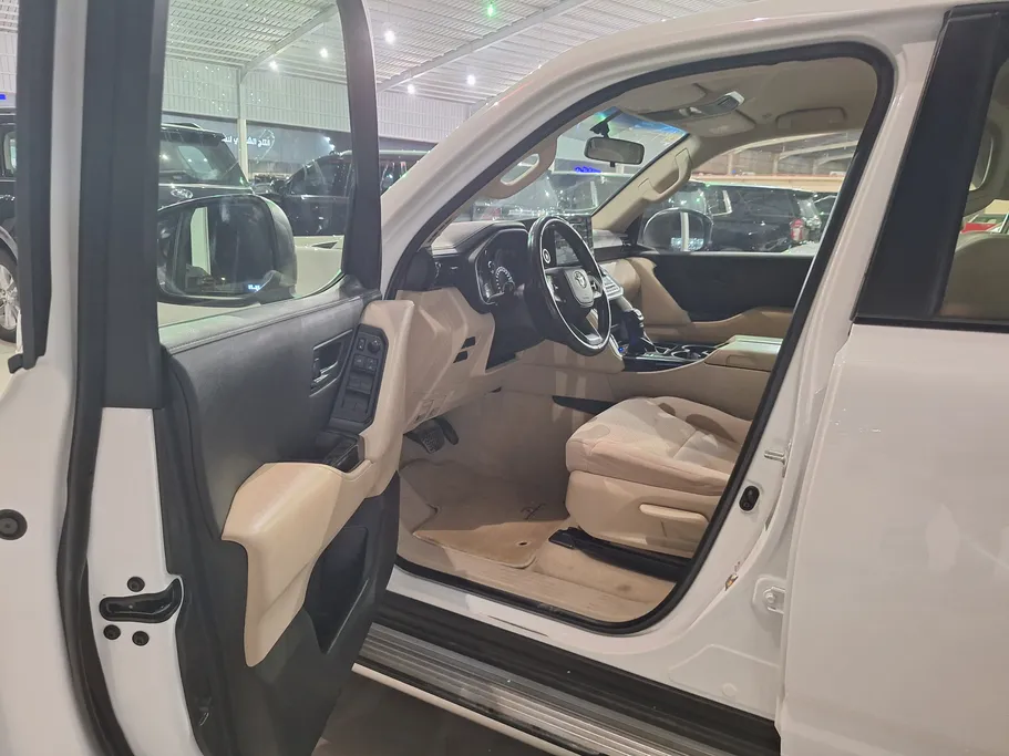 2022 Toyota Land Cruiser GX 
